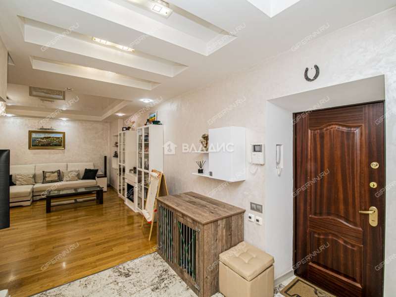 трёхкомнатная квартира на Полтавской улице дом 3