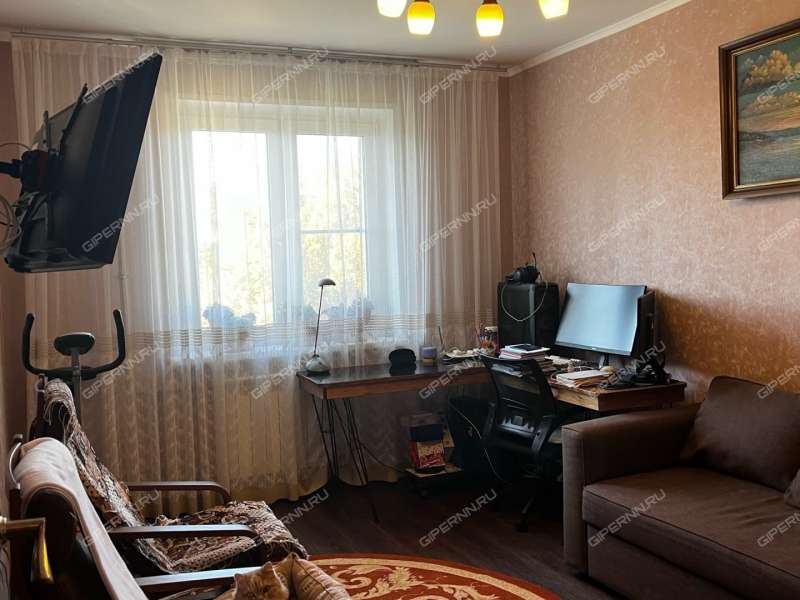трёхкомнатная квартира на Днепропетровской улице дом 8