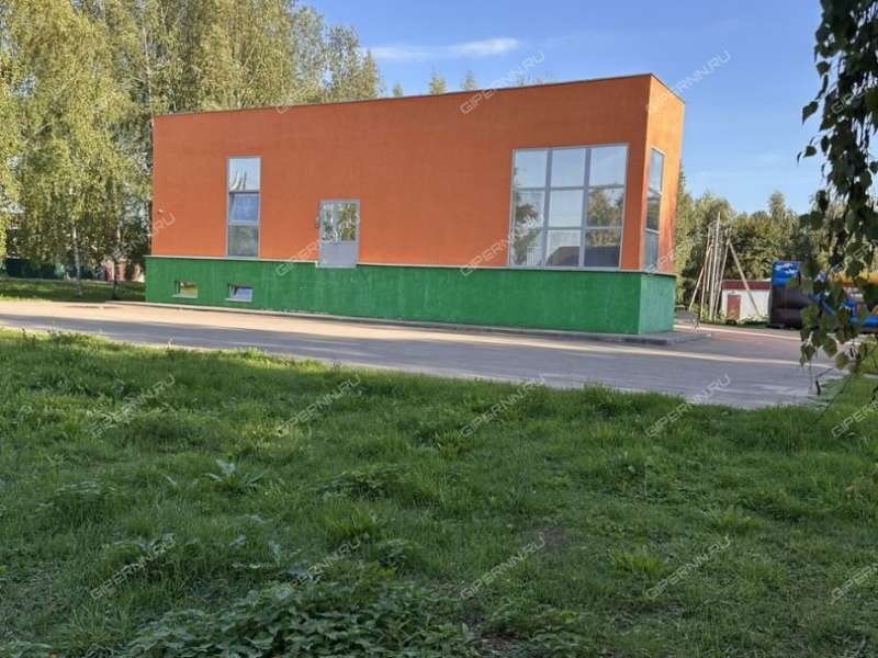 помещение под торговую площадь на Центральной улице село Каменки