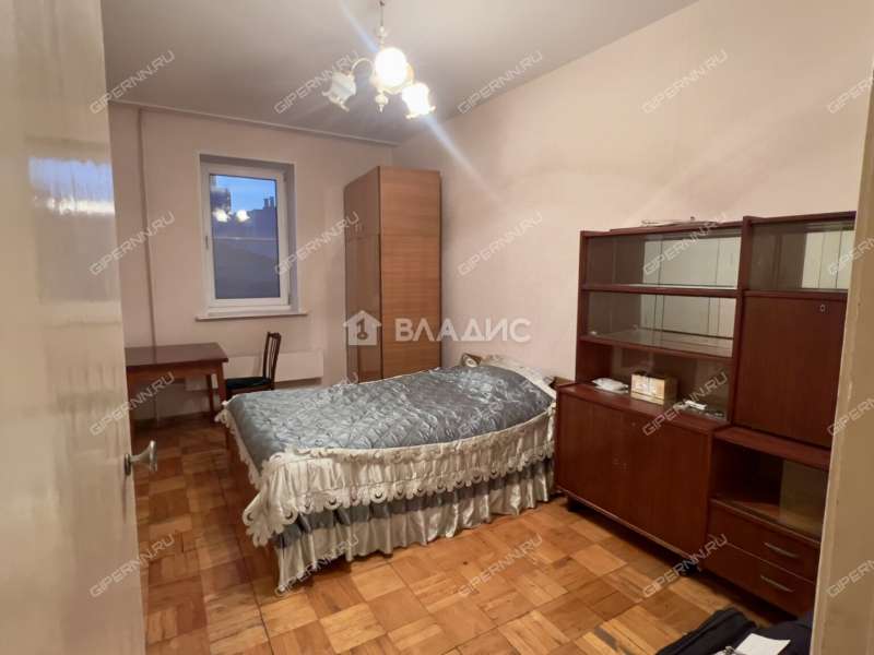 трёхкомнатная квартира на бульваре Мира дом 21