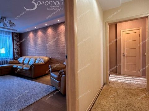 4-komnatnaya-ul-yuliusa-fuchika-d-7 фото