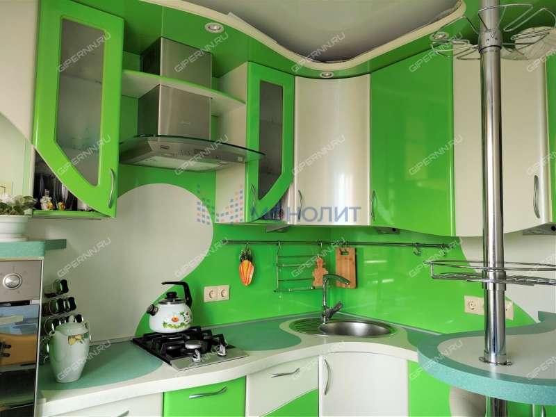 двухкомнатная квартира на бульваре 60-летия Октября дом 1