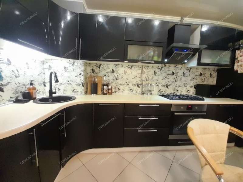 трёхкомнатная квартира на улице Максима Горького дом 152