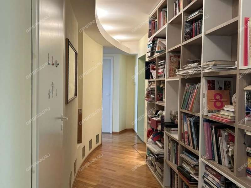 пятикомнатная квартира на Ошарской улице дом 88 к1