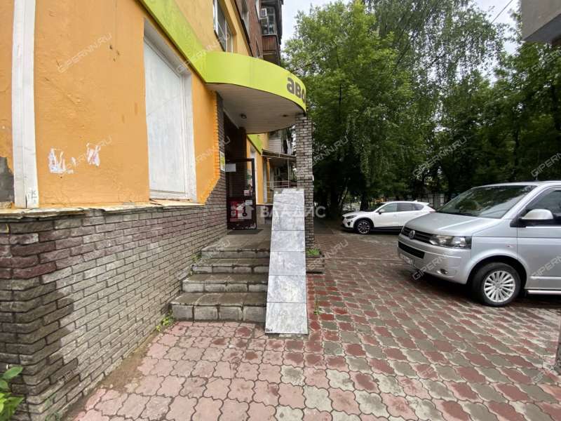 помещение под помещение свободного назначения на улице Октябрьской Революции