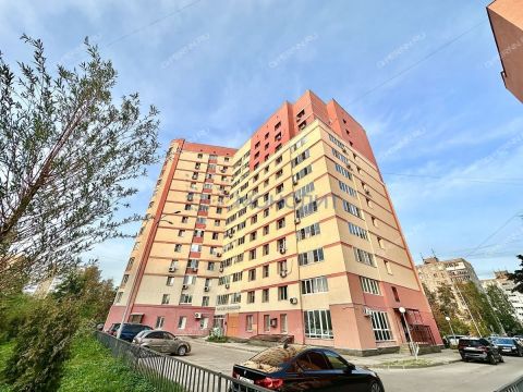 3-komnatnaya-ul-chkalova-d-28 фото