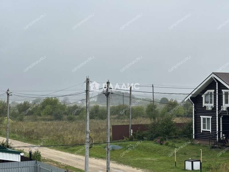 дом на улице Озёрная сельский посёлок Ляхово