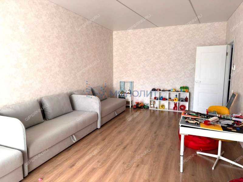 трёхкомнатная квартира на улице Коминтерна дом 127