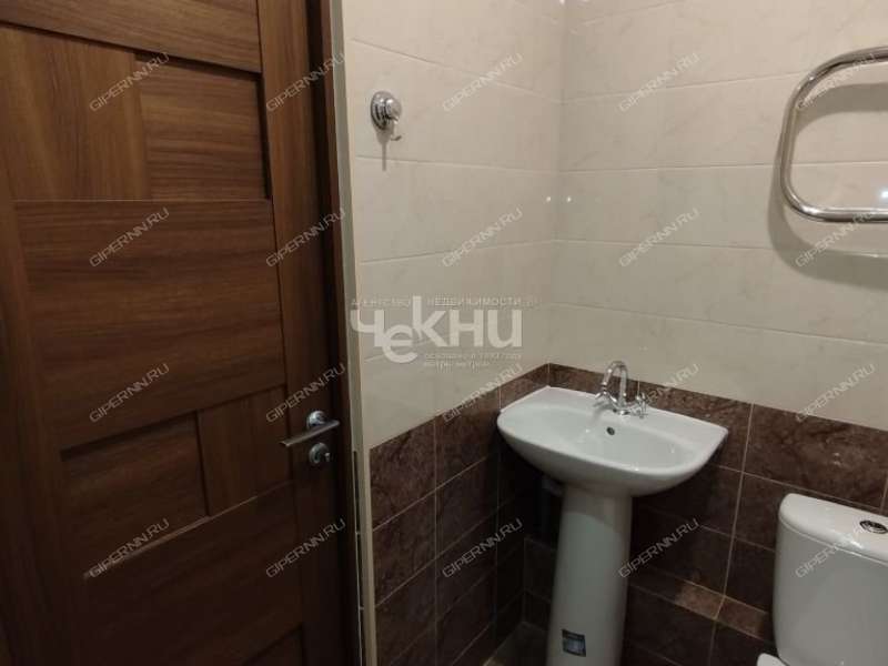 однокомнатная квартира на улице Июльских Дней дом 1  к2