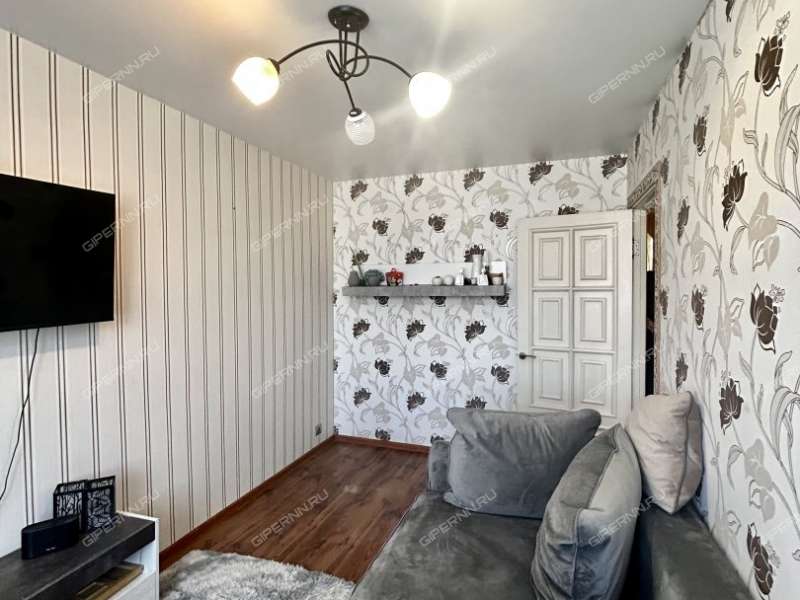 трёхкомнатная квартира на Совнаркомовской улице дом 28