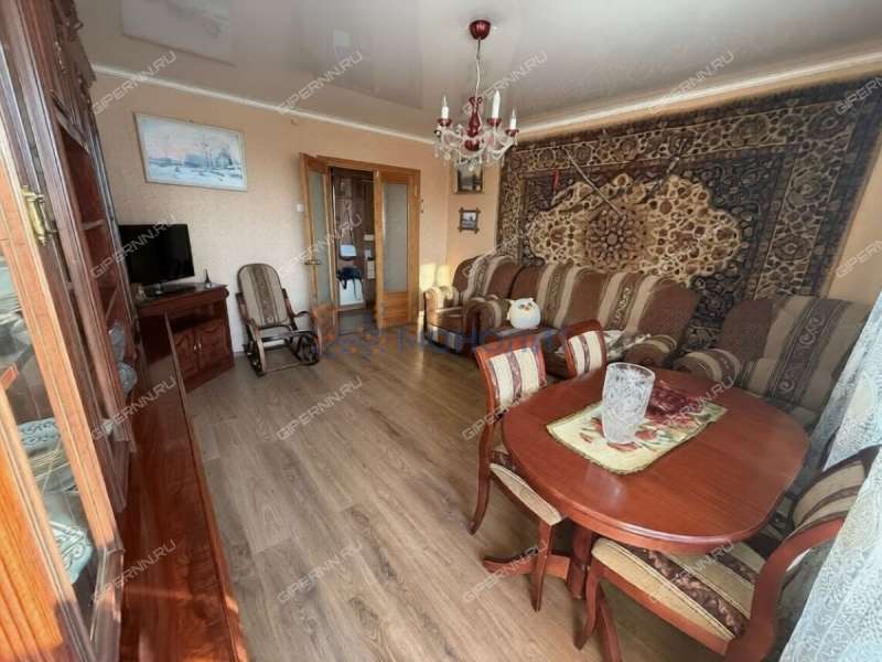 четырёхкомнатная квартира на Республиканской улице дом 25