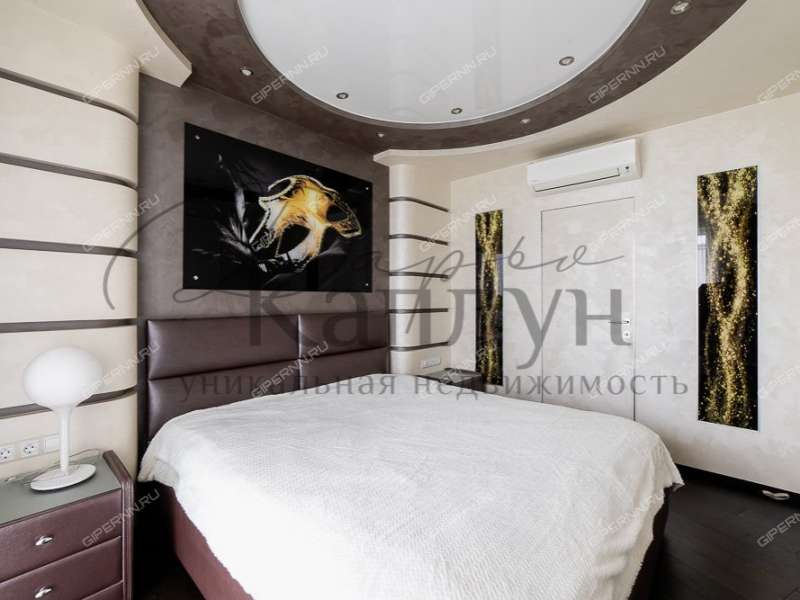 трёхкомнатная квартира на улице Родионова дом 192, к3