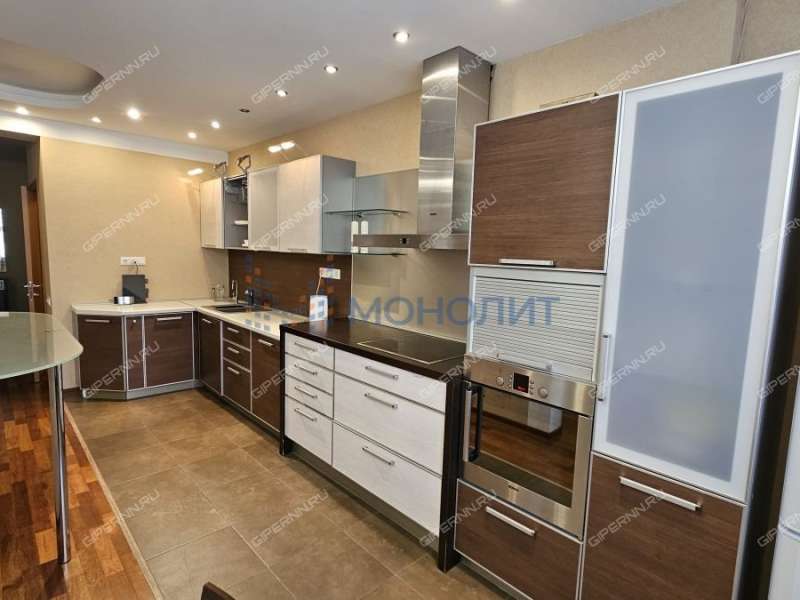 четырёхкомнатная квартира на улице Ванеева дом 25/88