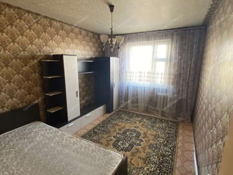 трёхкомнатная квартира на улице Краснодонцев дом 23