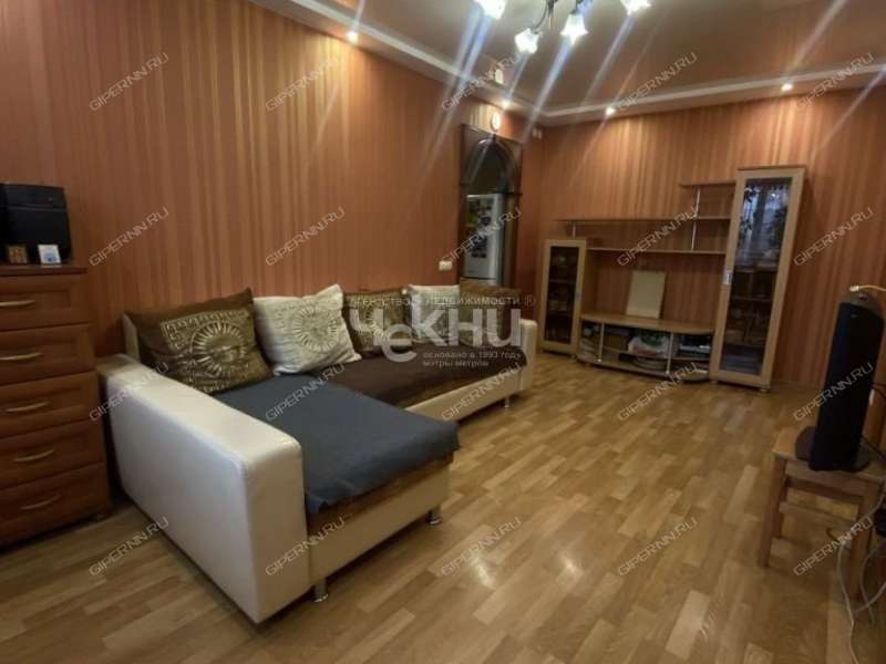 четырёхкомнатная квартира на Львовской улице дом 3