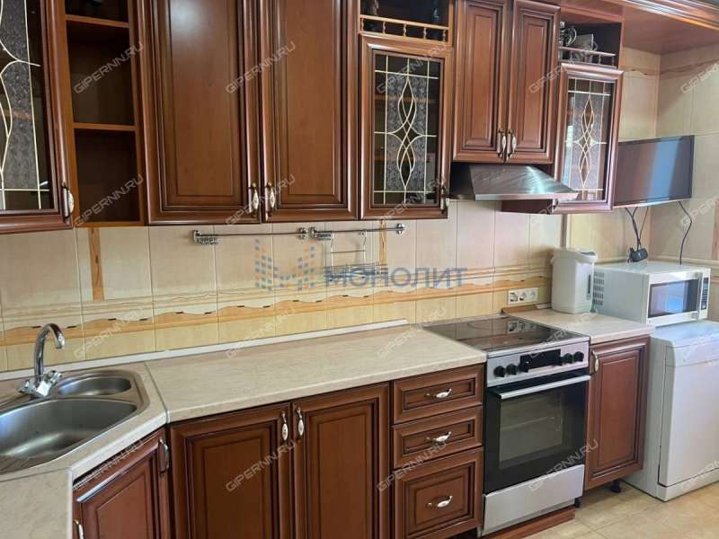 трёхкомнатная квартира на улице Бурденко дом 35