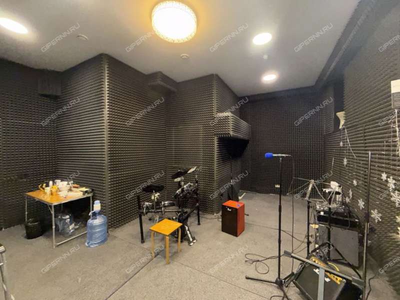 помещение под коммерческую недвижимость на улице Нестерова