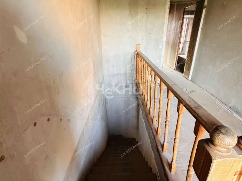 пятикомнатная квартира на улице Родионова дом 180. к.1