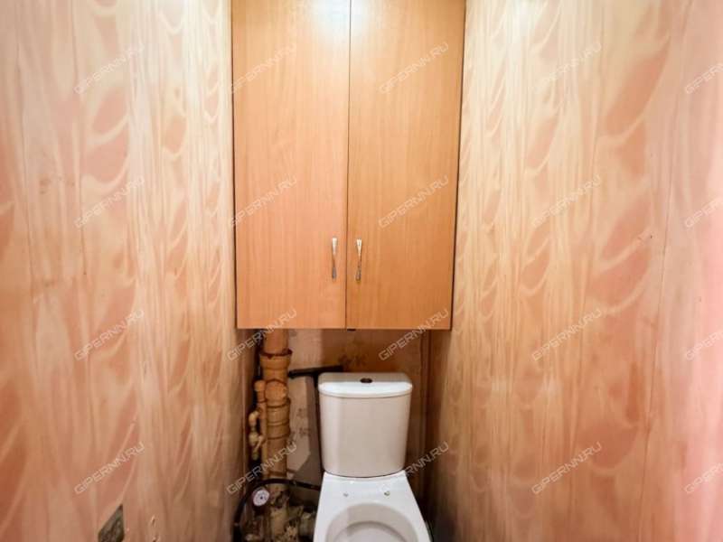 трёхкомнатная квартира в 2-м микрорайоне дом 30 город Бор