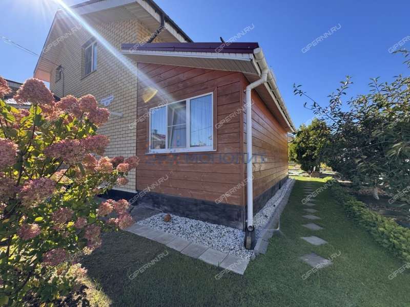 дом на Озёрной улице деревня Крутая