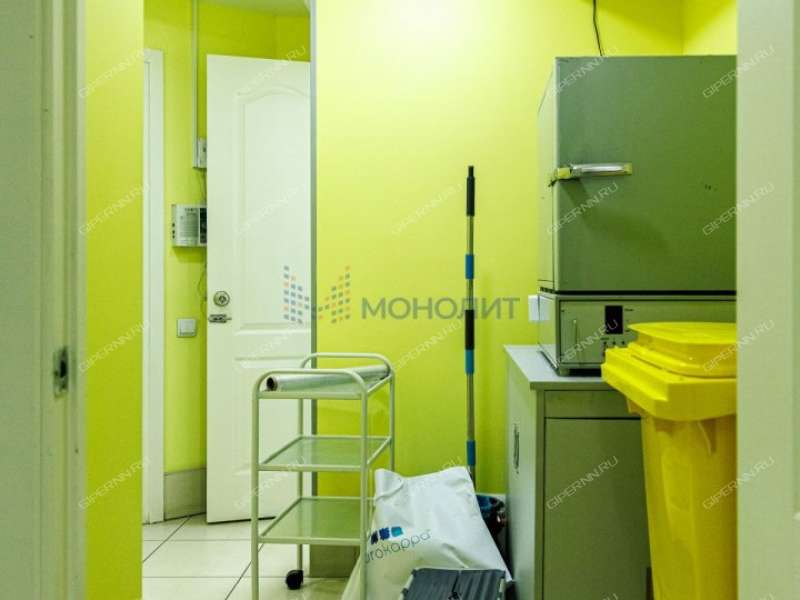 помещение под недвижимость под медицинские учреждения, недвижимость под салоны красоты на улице Героя Юрия Смирнова