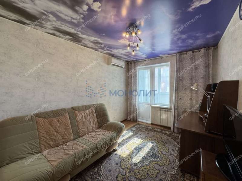 трёхкомнатная квартира на улице Александра Хохлова дом 1