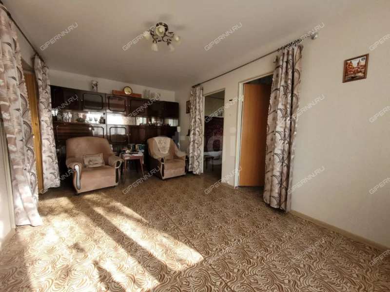 четырёхкомнатная квартира на Радужной улице дом 14