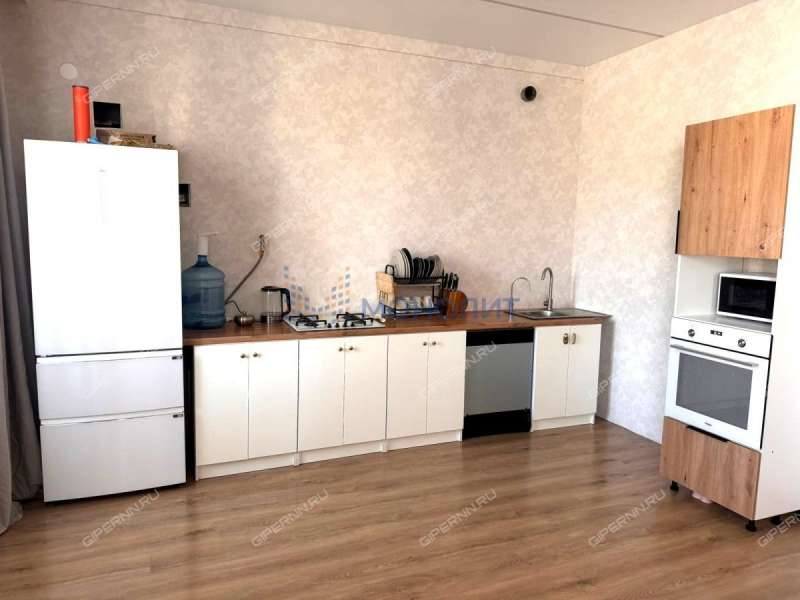 трёхкомнатная квартира на улице Коминтерна дом 127