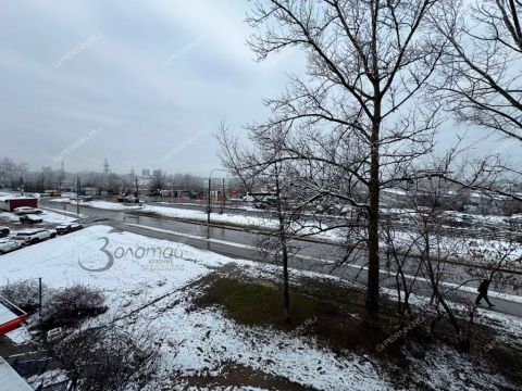 1-komnatnaya-ul-strokina-d-18 фото