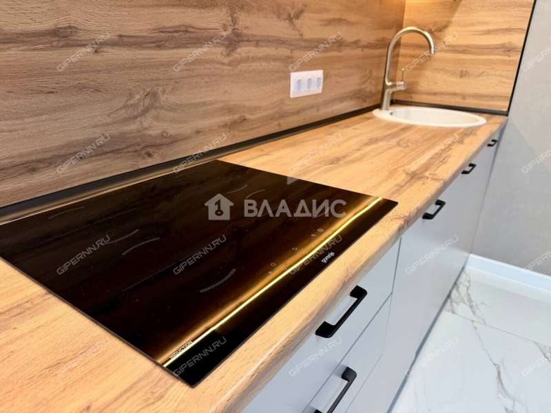 трёхкомнатная квартира на Ошарской улице дом 98 к1