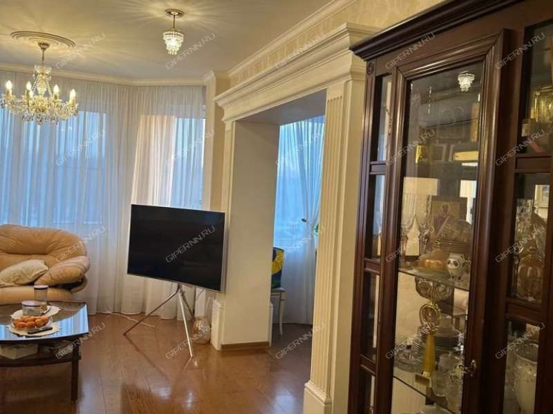 четырёхкомнатная квартира на улице Янки Купалы дом 38