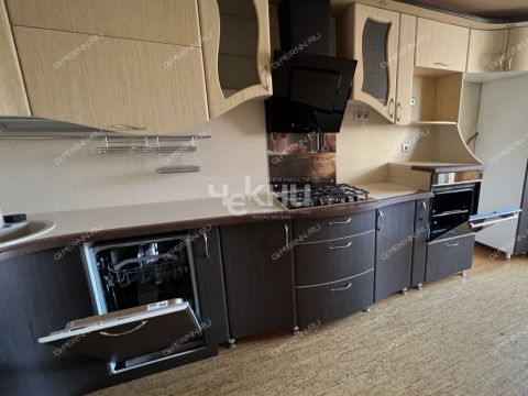 3-komnatnaya-ul-kosmonavta-komarova-d-2-k1 фото