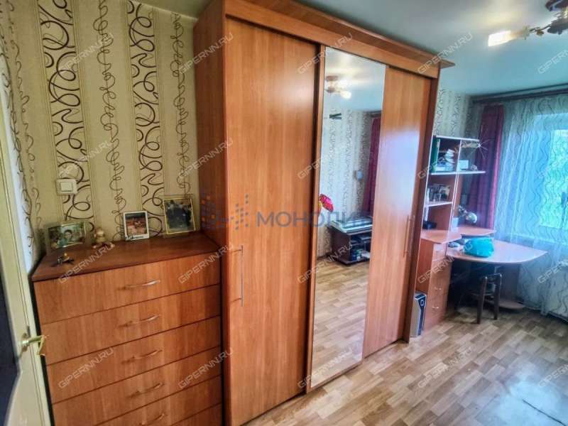 трёхкомнатная квартира на улице Героя Попова дом 37