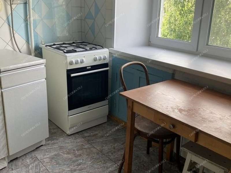трёхкомнатная квартира на улице Строкина дом 3