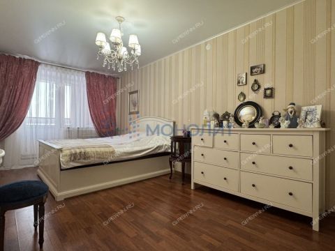 3-komnatnaya-ul-rodionova-d-167-k2 фото