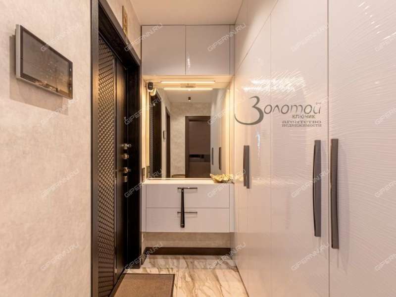 трёхкомнатная квартира на бульваре 60-летия Октября дом 21 к1