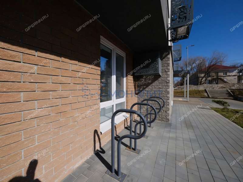 помещение под офис, торговую площадь на улице Владимира Лузянина