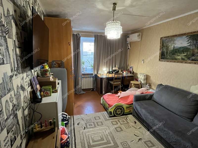 трёхкомнатная квартира на улице Движенцев дом 32