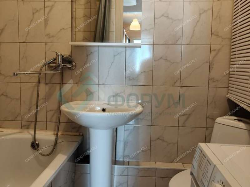 двухкомнатная квартира на Бурнаковской улице дом 75/1