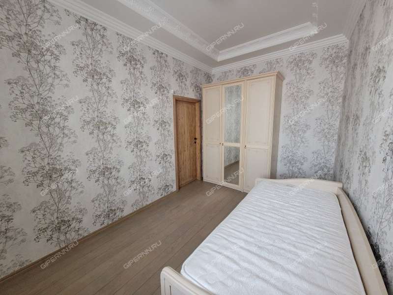 трёхкомнатная квартира на Верхне-Волжской набережной дом 6