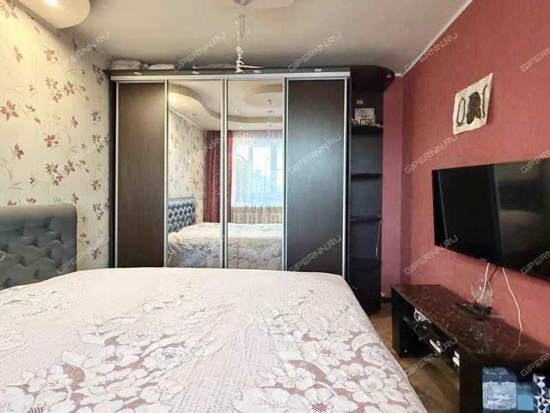 трёхкомнатная квартира на улице Политбойцов дом 12