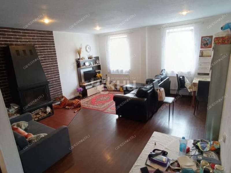 дом на Центральная село Белое