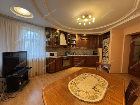 3-komnatnaya-ul-kerchenskaya-d-28 фото