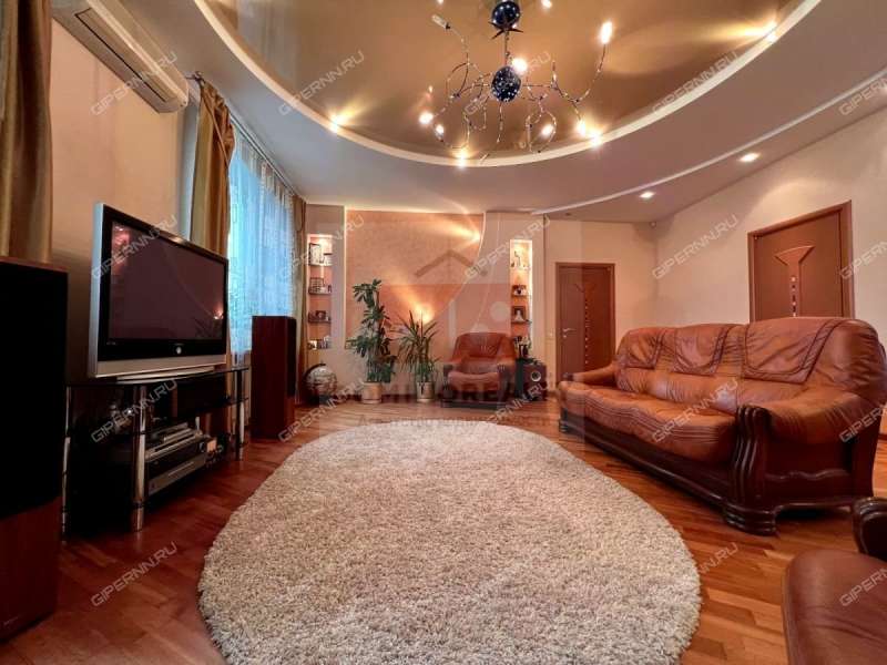 трёхкомнатная квартира на Большой Покровской улице дом 20б