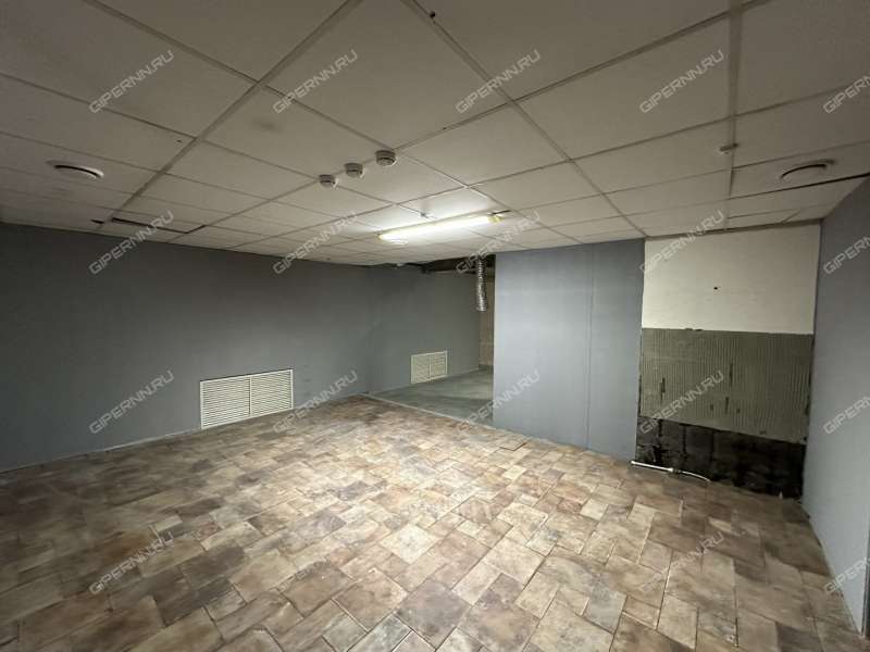 помещение под торговую площадь на улице Чаадаева