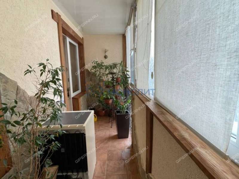 четырёхкомнатная квартира на улице Нестерова дом 33