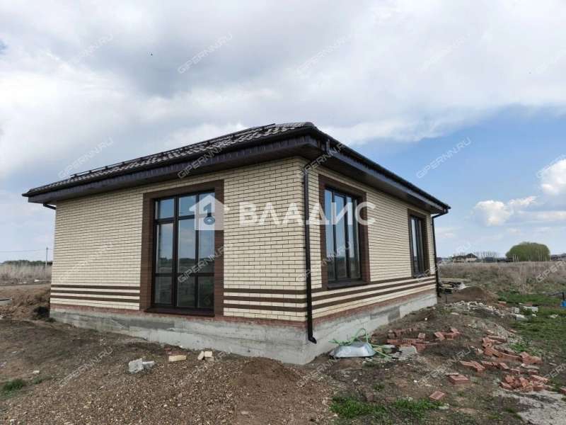 дом на  сельский посёлок Ждановский