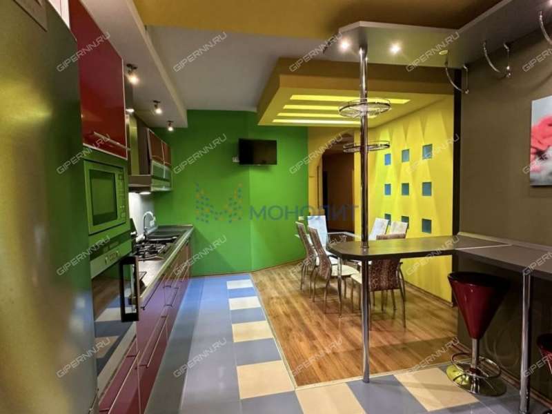 трёхкомнатная квартира на улице Коминтерна дом 127