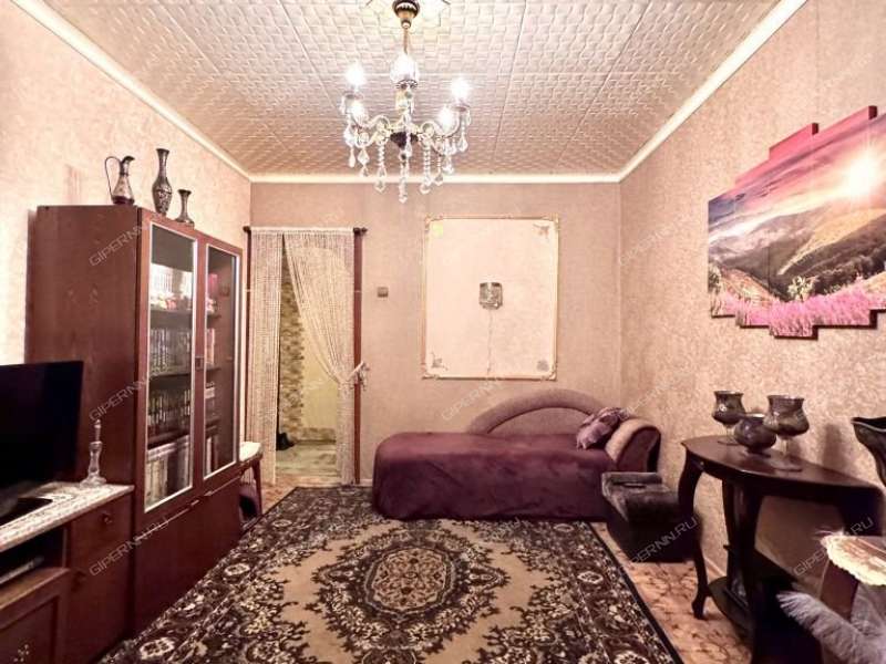 трёхкомнатная квартира на улице Строкина дом 19