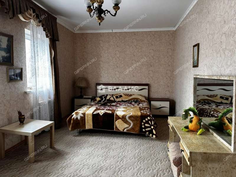 дом на улице Зеленкина село Безводное